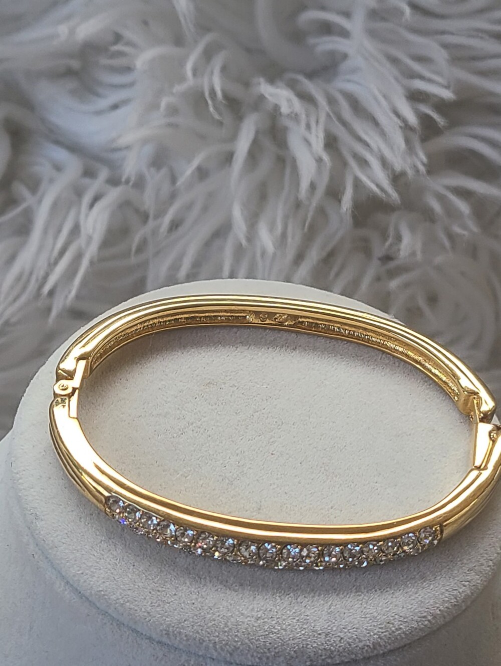 Swarovski Gold Toned Crystal Pavé Bangle Bracelet - Excellent Condition Size S - Picture 6 of 9